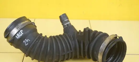 Nissan Primastar Intercooler hose/pipe M9R786