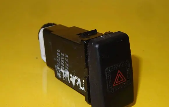 Hyundai Trajet Hazard light switch 937903A000 864W0140 864W0140D4