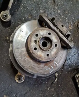 BMW 5 E60 E61 Front wheel hub
