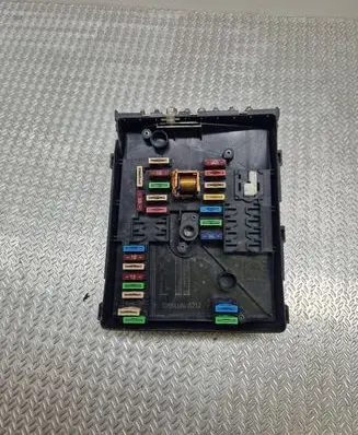 Volkswagen Golf Plus Fuse box set 017183071 1K0937125A