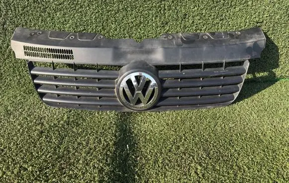 Volkswagen Transporter - Caravelle T5 Front bumper lower grill 7H0807101