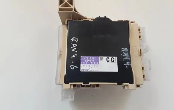 Toyota RAV 4 (XA40) Other control units/modules 8922142182