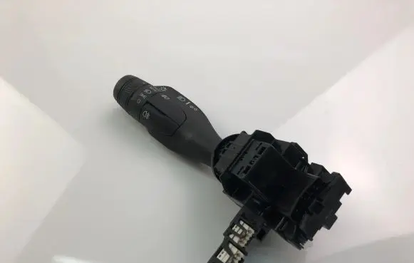 Volvo S90, V90 Indicator stalk 31674102