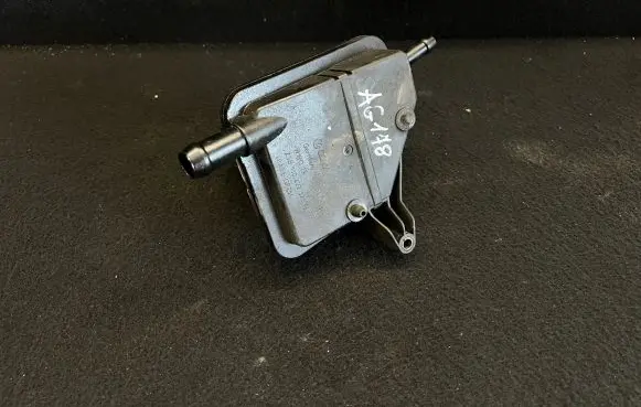 Audi A3 S3 8L Power steering fluid tank/reservoir 1J0422371B