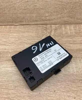 Mercedes-Benz E W211 Gateway control module A2114452600 A2115403545