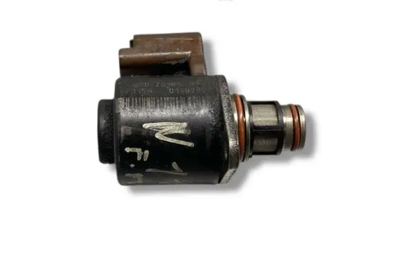 Ford Mondeo Mk III Fuel pressure regulator 01492B07 9307501D