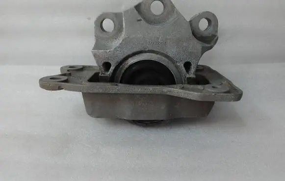 Volvo V60 Engine mounting bracket 32255204