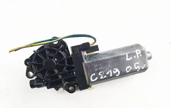 Mercedes-Benz CLS C219 Seat adjustment motor 0390203001