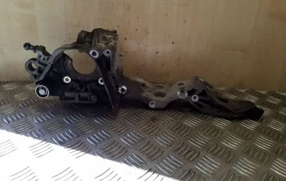 Volkswagen PASSAT B8 Generator/alternator bracket 04L903143DE