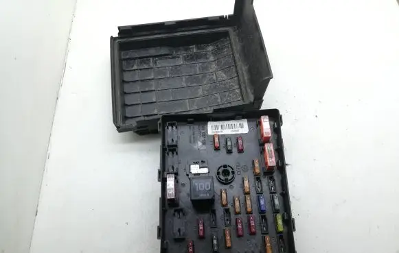 Volkswagen PASSAT B6 Fuse box set 3C0937125