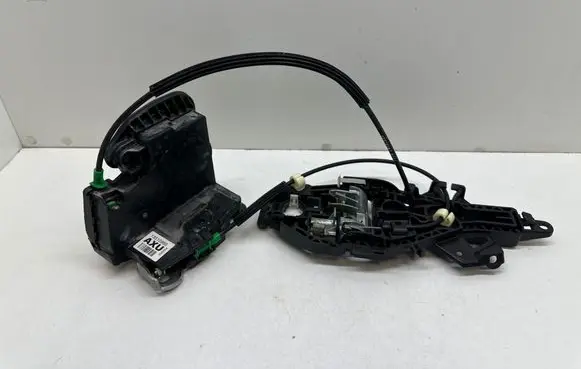 Chevrolet Malibu Rear door lock 13510966