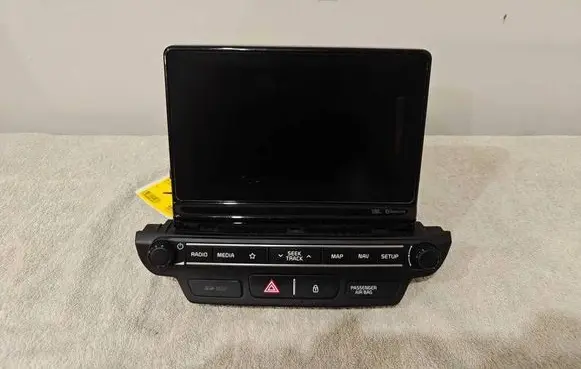 KIA Pro Cee'd III Radio/CD/DVD/GPS head unit 96560J7110WK 10R0510024 LAH8412CDNG