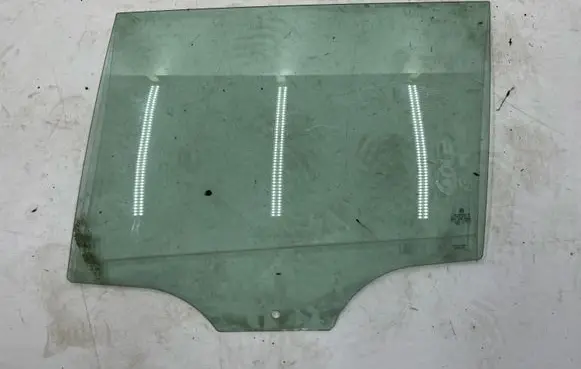 Volkswagen Golf VI Rear door window glass 43R00048