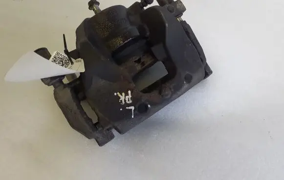 Nissan Qashqai J12 Front brake caliper