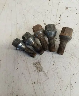 Mini One - Cooper R50 - 53 Nuts/bolts 