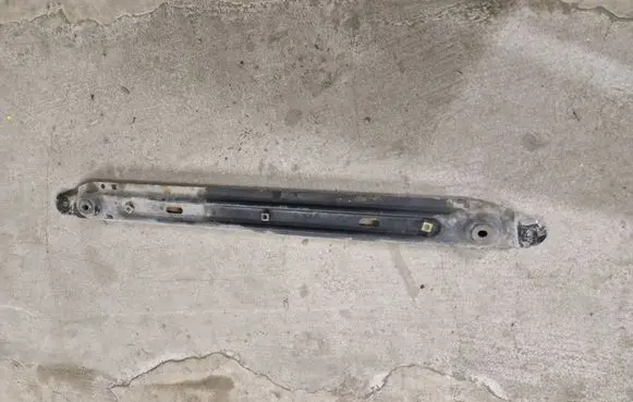 Citroen C4 II Bottom radiator support slam panel 