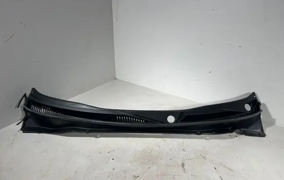 Suzuki Ignis Wiper trim 7233162R1