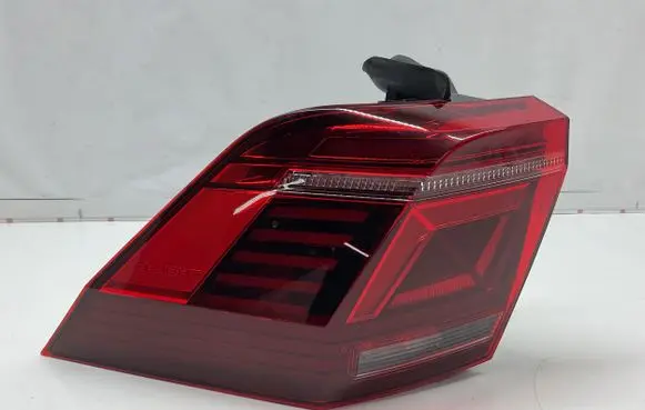 Volkswagen Tiguan Rear/tail lights 5NA945207J 0021488208 00214953