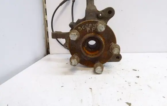 Renault Scenic RX Front wheel hub spindle knuckle 7700437032