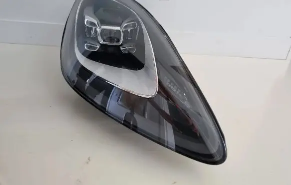 Porsche Cayenne (9Y0 9Y3) Headlight/headlamp 9Y0941034AH 7P5941572AG