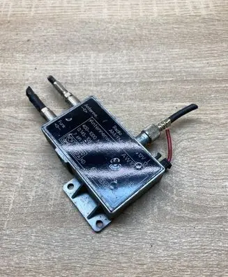 Volkswagen PASSAT B3 Aerial antenna amplifier AW1000A 4001000MHZ 7691290183