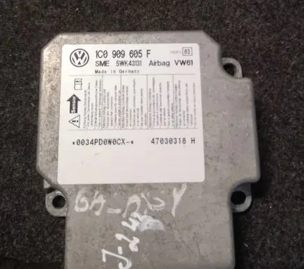 Skoda Fabia Mk2 (5J) Airbag control unit/module 1C0909605F 5WK43131