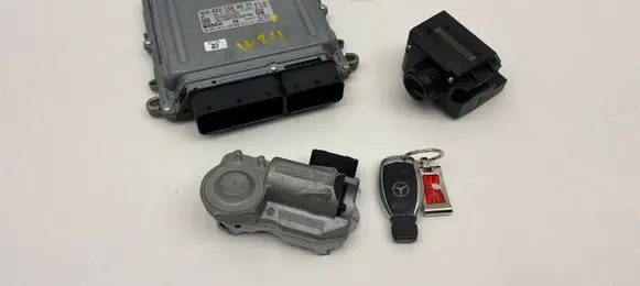 Mercedes-Benz E W211 Engine ECU kit and lock set A6421508977 A2115452308