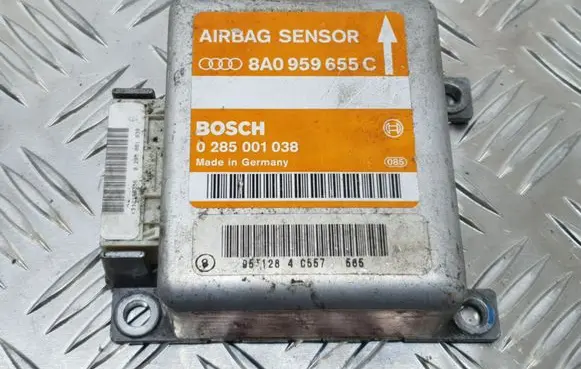 Audi A4 S4 B5 8D Airbag control unit/module 0285001038