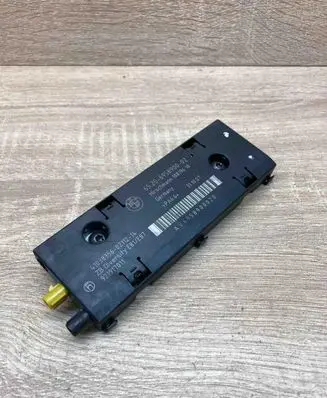 BMW 1 E81 E87 Aerial antenna amplifier 6958900 10819610