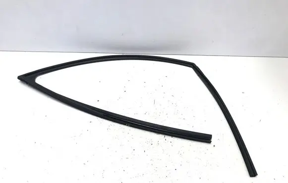 Lexus RZ Rubber seal front door window/glass 6814178020