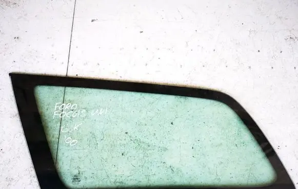 Ford Focus Rear side window