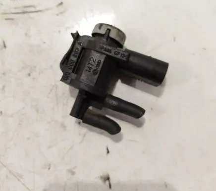 Volkswagen Golf VI Vacuum valve 1K0906283