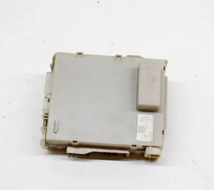 Lexus GS 300 350 430 450H Fuse module 8267030250