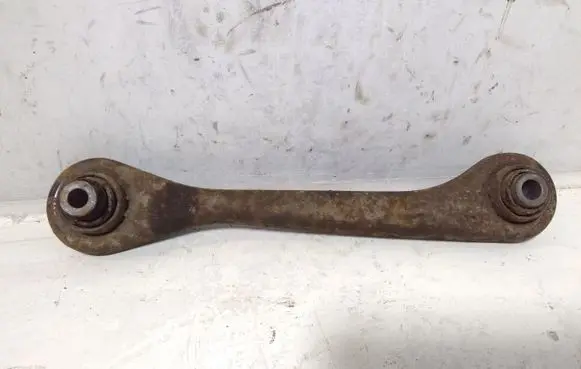 Rear control arm