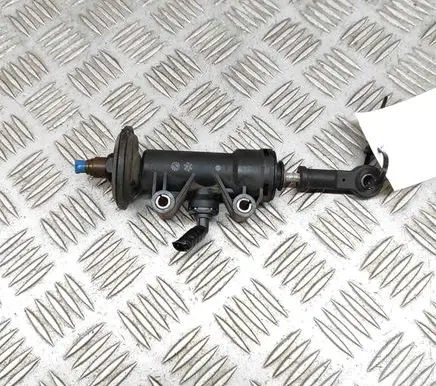 Clutch slave cylinder