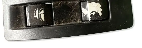 Peugeot 207 Front door window switch trim 96579646XT