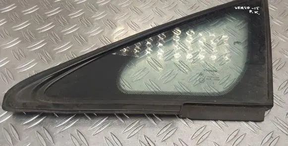 Toyota Verso Front triangle window/glass 43R00097