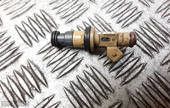 Volvo S70 V70 V70 XC Fuel injector 9125821