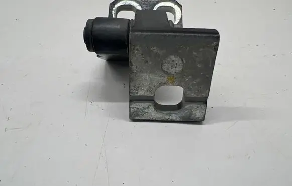 Maserati Ghibli Front door lower hinge 
