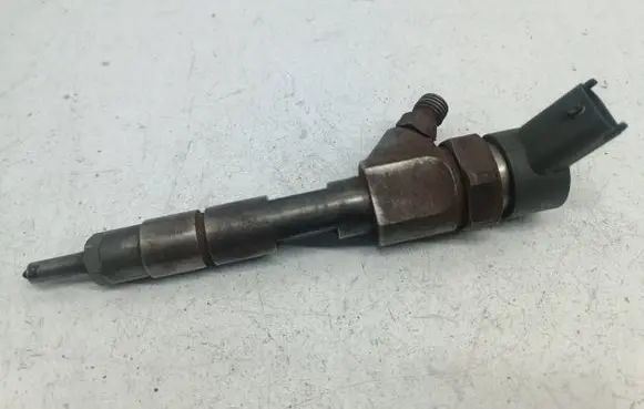 Mitsubishi Space Star Fuel injector 0445110021 7700111014