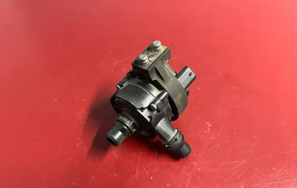 BMW X1 F48 F49 Electric auxiliary coolant/water pump 8605322