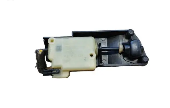 Volvo V70 Central locking motor 30716837