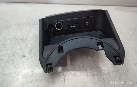 KIA Sportage Other center console (tunnel) element 846313W910