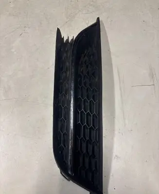 Volkswagen PASSAT B7 Front fog light trim/grill 9906701