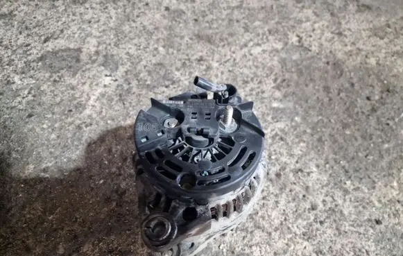 Alfa Romeo 147 Generator/alternator 0124415015
