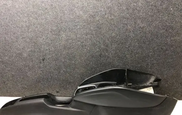 Audi A1 Center console 8X0863240C 1029644