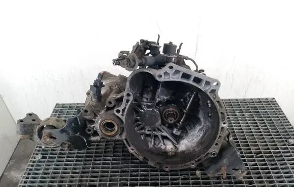 Hyundai Elantra Manual 5 speed gearbox J61873