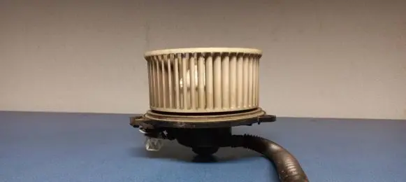 Mazda 626 Heater fan/blower 8940000