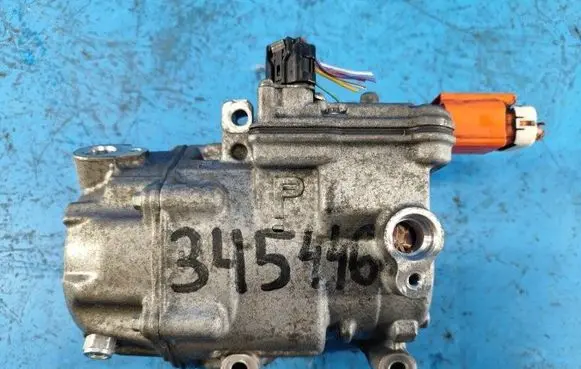 Toyota Prius (XW30) Air conditioning (A/C) compressor (pump) 8837047060