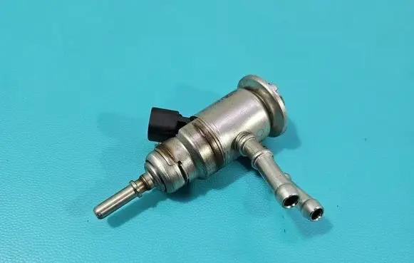 Peugeot 3008 II Fuel injector 9842811780 IMPRK1558923